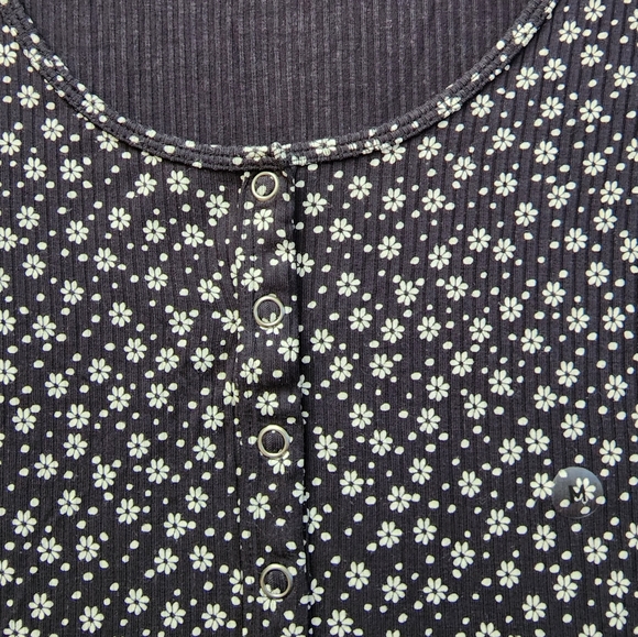 American Eagle Outfitters Soft & Sexy Ribbed Tee - Picture 4 of 9